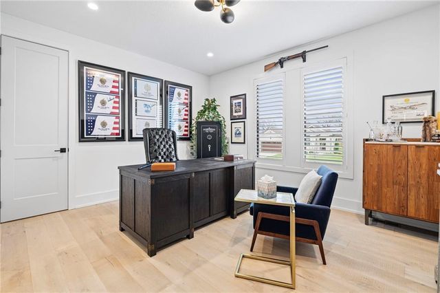 10126 N Kansas Court, Kansas City, MO 64155
