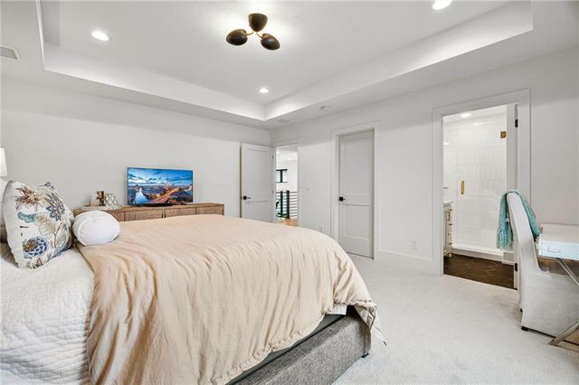 10126 N Kansas Court, Kansas City, MO 64155