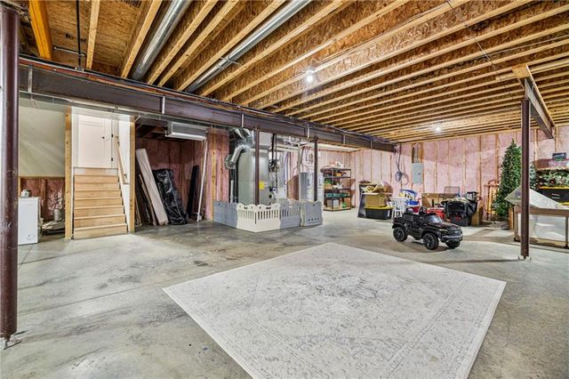 10126 N Kansas Court, Kansas City, MO 64155