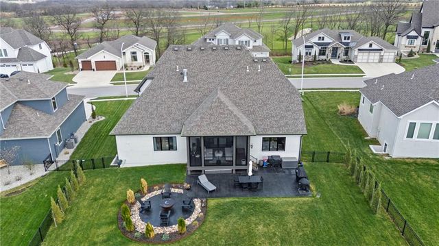 10126 N Kansas Court, Kansas City, MO 64155