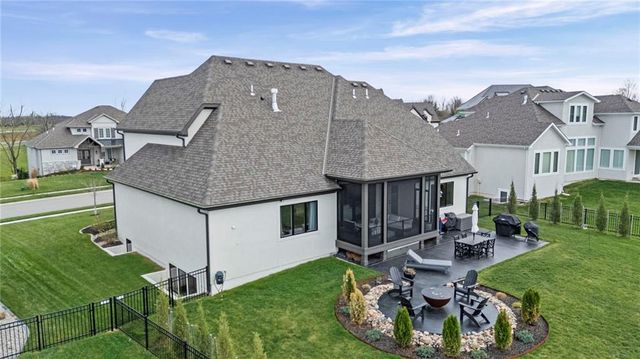 10126 N Kansas Court, Kansas City, MO 64155