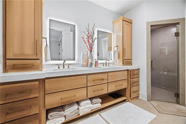 10126 N Kansas Court, Kansas City, MO 64155