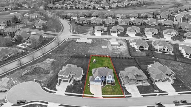10126 N Kansas Court, Kansas City, MO 64155