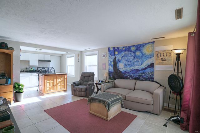 1122 Fremont Street, South Bend, IN 46628