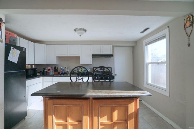 1122 Fremont Street, South Bend, IN 46628