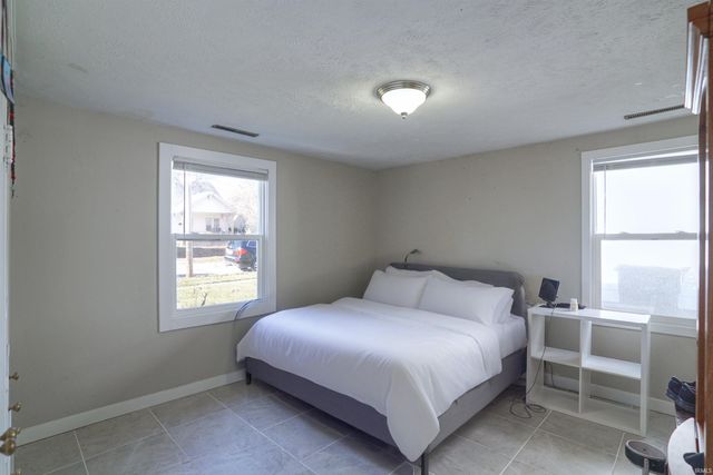 1122 Fremont Street, South Bend, IN 46628