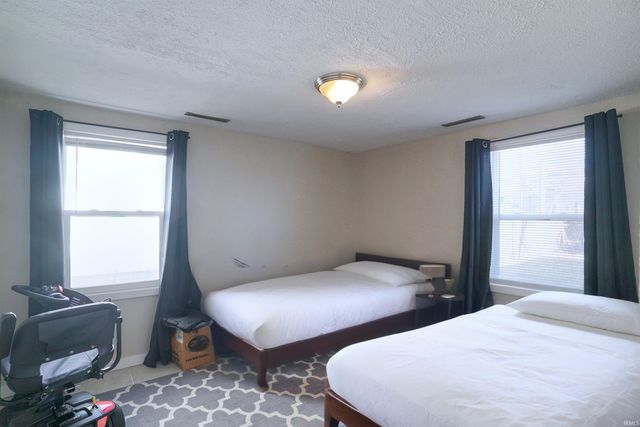 1122 Fremont Street, South Bend, IN 46628