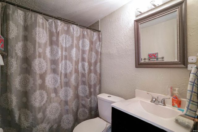 1122 Fremont Street, South Bend, IN 46628