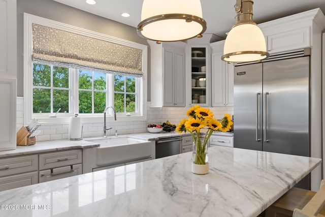 33 Highland Avenue, Monmouth Beach, NJ 07750