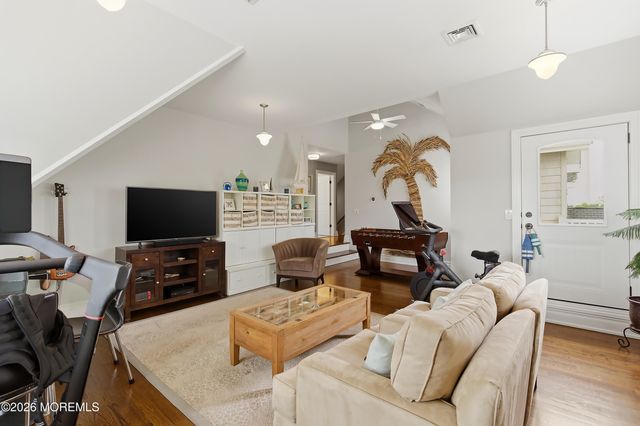 33 Highland Avenue, Monmouth Beach, NJ 07750
