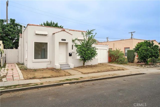 1061 N Minerva, Long Beach, CA 90813