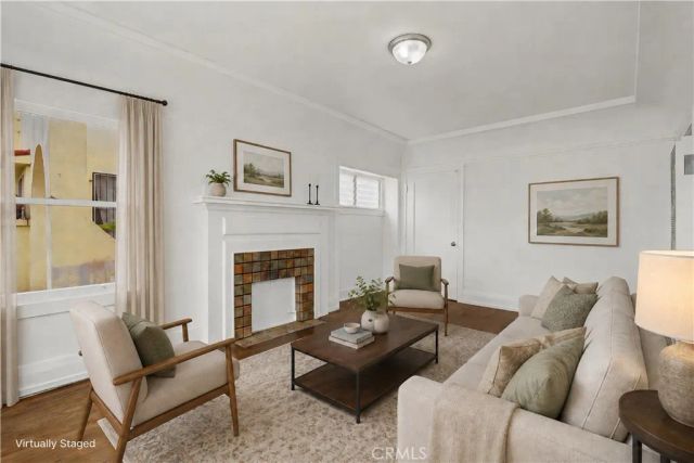1061 N Minerva, Long Beach, CA 90813