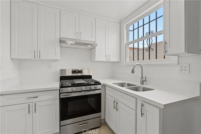 1061 N Minerva, Long Beach, CA 90813