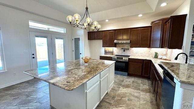 815 Thorncrest Dr, Pueblo, CO 81005