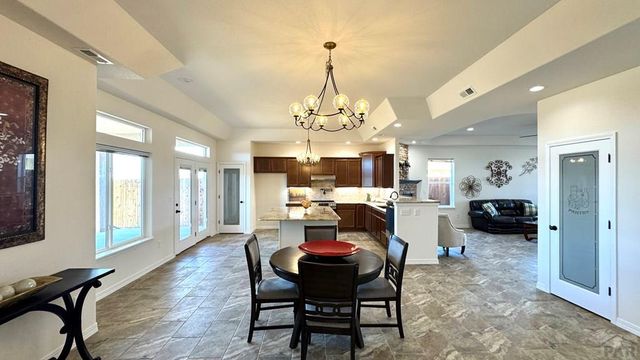 815 Thorncrest Dr, Pueblo, CO 81005