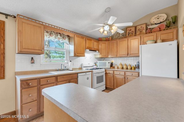 1018 Zircon Drive, Toms River, NJ 08753