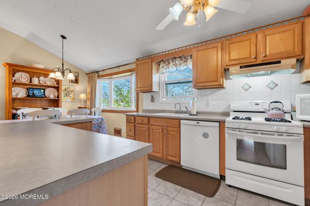 1018 Zircon Drive, Toms River, NJ 08753