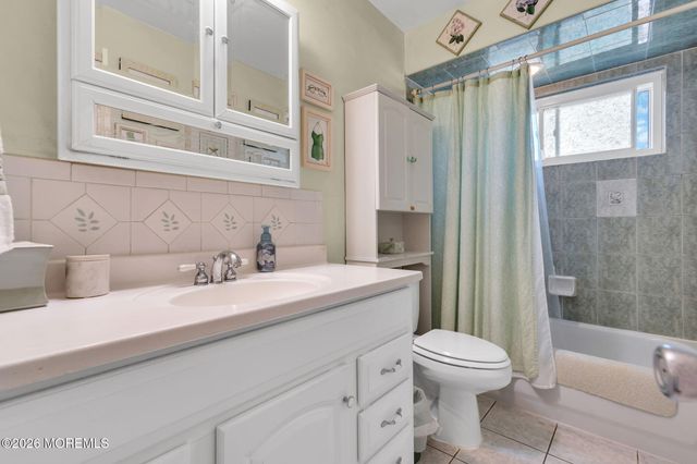 1018 Zircon Drive, Toms River, NJ 08753