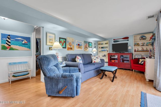 1018 Zircon Drive, Toms River, NJ 08753