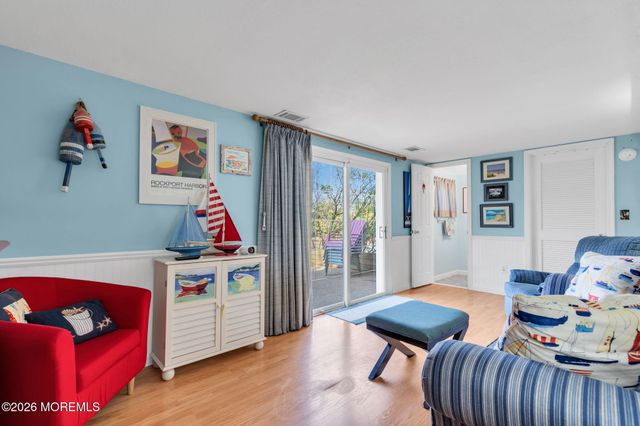 1018 Zircon Drive, Toms River, NJ 08753