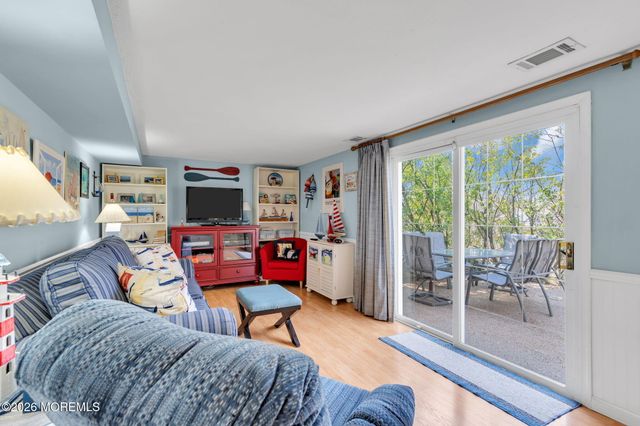 1018 Zircon Drive, Toms River, NJ 08753