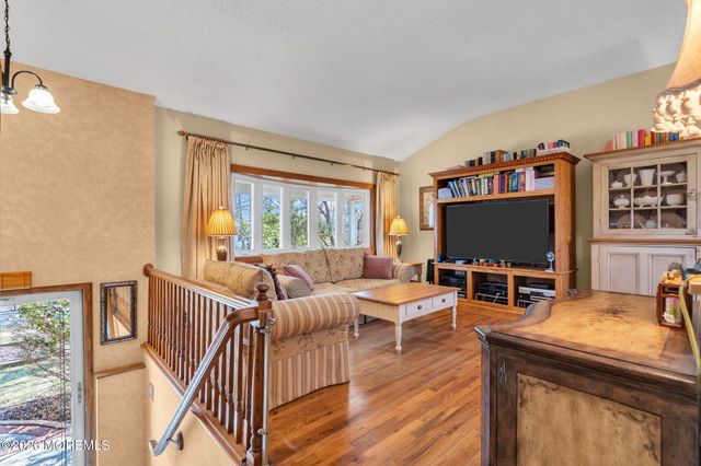 1018 Zircon Drive, Toms River, NJ 08753