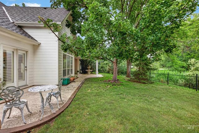 1670 S Willow Lake Way, Eagle, ID 83616