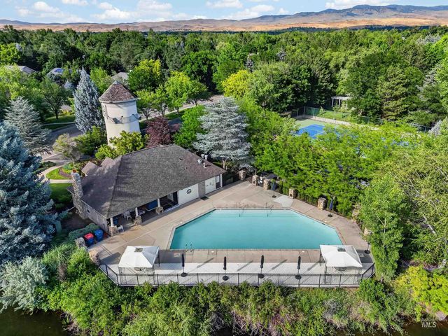 1670 S Willow Lake Way, Eagle, ID 83616