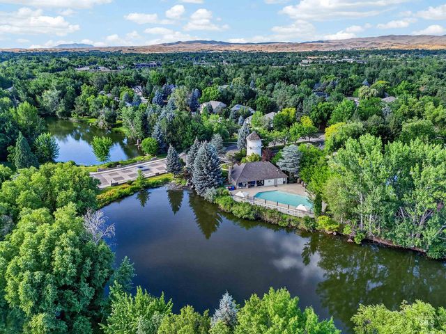 1670 S Willow Lake Way, Eagle, ID 83616