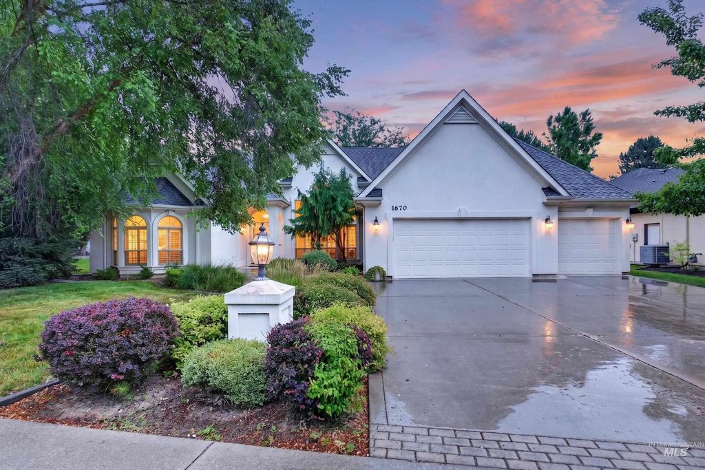 1670 S Willow Lake Way, Eagle, ID 83616