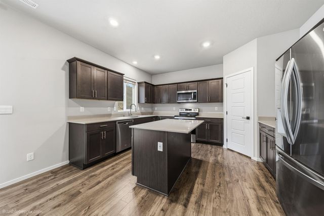 8005 S Avery Rd, Cheney, WA 99004