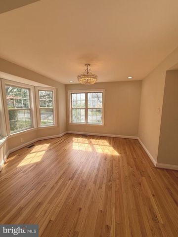 548 PALMER FARM DR, Yardley, PA 19067