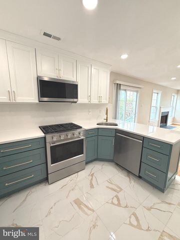 548 PALMER FARM DR, Yardley, PA 19067