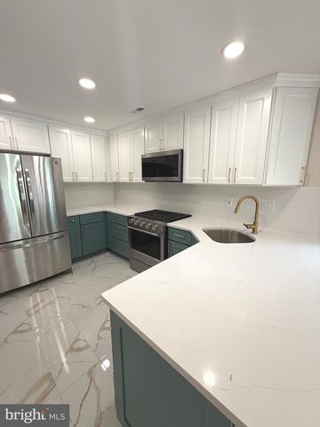 548 PALMER FARM DR, Yardley, PA 19067