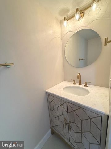 548 PALMER FARM DR, Yardley, PA 19067