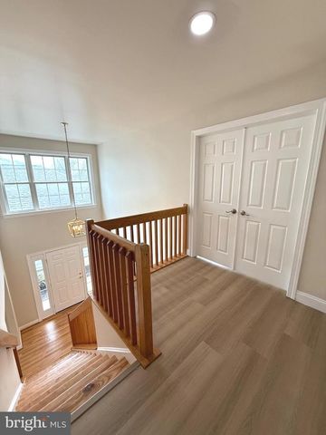 548 PALMER FARM DR, Yardley, PA 19067