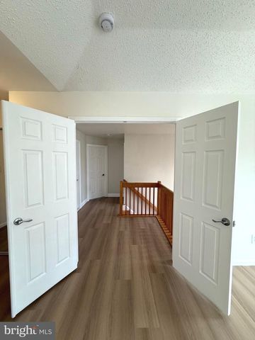 548 PALMER FARM DR, Yardley, PA 19067