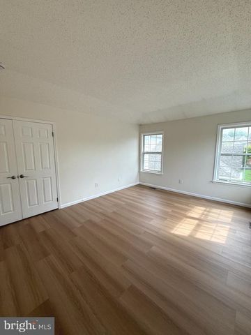 548 PALMER FARM DR, Yardley, PA 19067