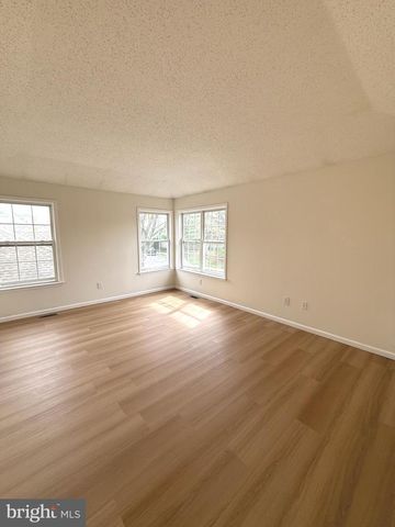 548 PALMER FARM DR, Yardley, PA 19067