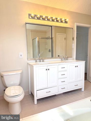 548 PALMER FARM DR, Yardley, PA 19067