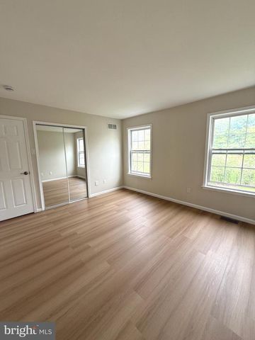 548 PALMER FARM DR, Yardley, PA 19067