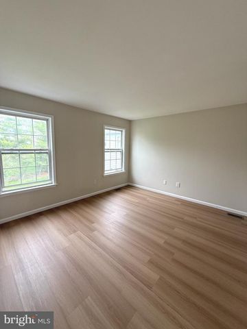 548 PALMER FARM DR, Yardley, PA 19067