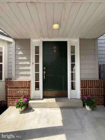 548 PALMER FARM DR, Yardley, PA 19067