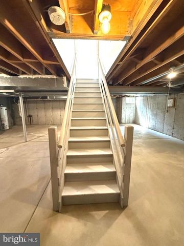 548 PALMER FARM DR, Yardley, PA 19067