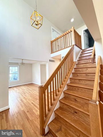 548 PALMER FARM DR, Yardley, PA 19067