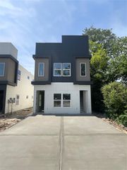 966 South Lane A/B, Houston, TX 77088