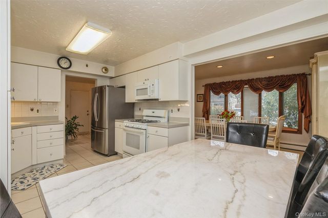 23 Dressler Road, Greenlawn, NY 11740