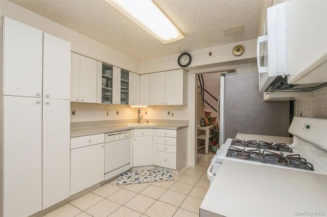 23 Dressler Road, Greenlawn, NY 11740