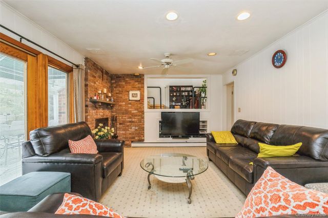 23 Dressler Road, Greenlawn, NY 11740