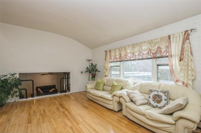 23 Dressler Road, Greenlawn, NY 11740